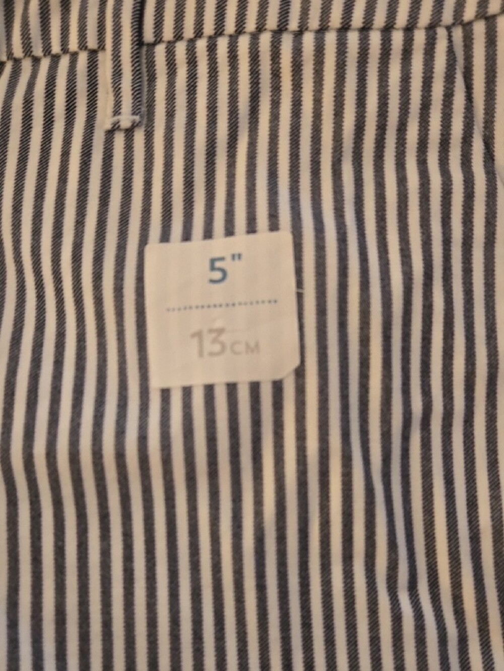 Old Navy Navy & White Vertical Stripe Everyday Shorts - Picture 4 of 7